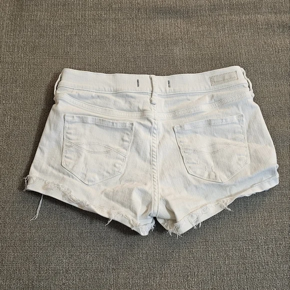 Abercrombie & Fitch White Denim Distressed Raw Hem Boho Shorts Size 24 - Picture 7 of 8
